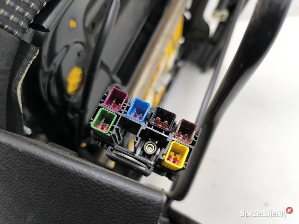 FOTEL PASAŻERA PRAWY PRZÓD GRZANY 5D FORD FIESTA