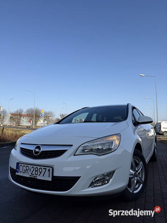Opel Astra J 14 101 doinwestowana zadbana 1400cm3 Grudziądz sprzedam