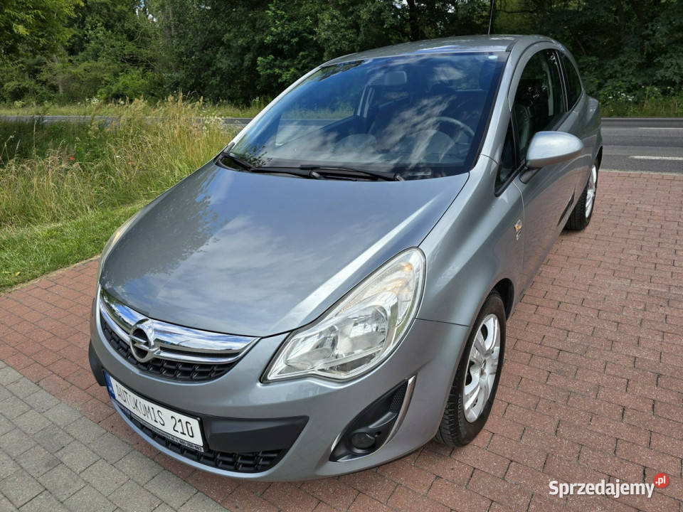 Opel Corsa Opel Corsa 12 benzynka z klimatyzacja wielofunkcyjna kierownica Cielcza