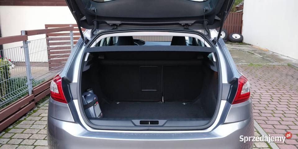Peugeot 308 T9 Allure automat klasyczny garażow Rok produkcji 2015 małopolskie Kraków