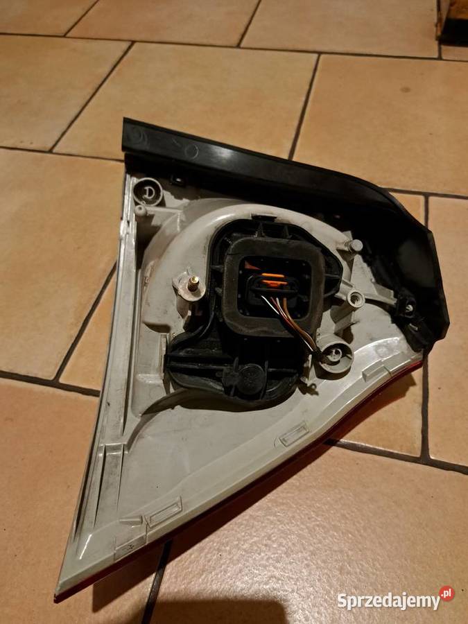 WV golf 5 lampa tylna lewa Leszno sprzedam