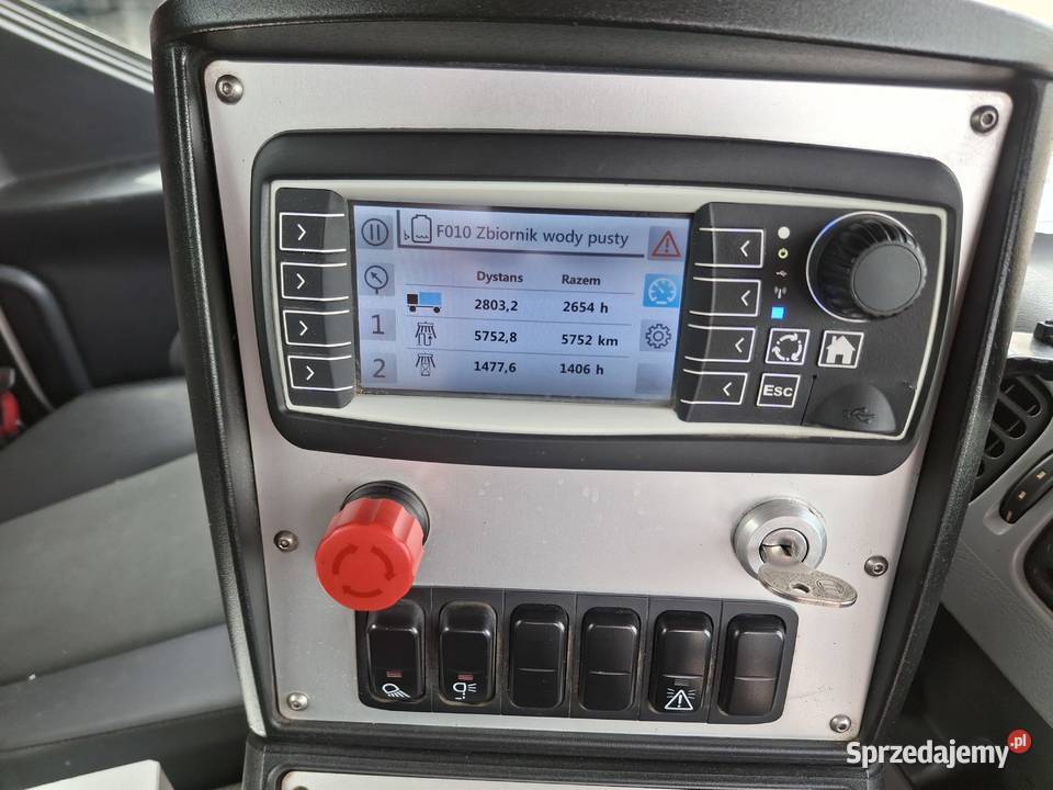 Renault D16 Midlum Zamiatarka FAUN Karcher welurowa tapicerka Motoryzacja Sierakowice