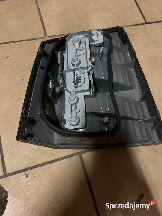 Lampa tył prawa opel vectra c sedan osobowe