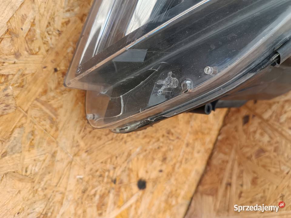 LAMPA PRAWY PRZÓD EU REFLEKTOR A2048209659 Nowy Tomyśl