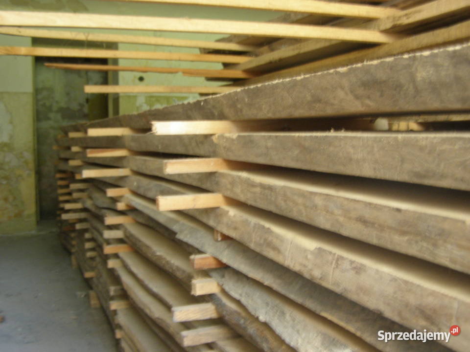 Tarcica dębową sezonowana pod dachem Wielki Buczek