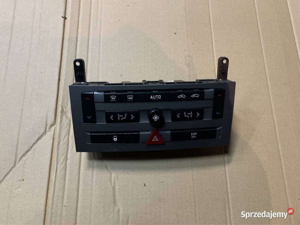 Panel nawiewu klimatyzacji Peugeot 407 0311