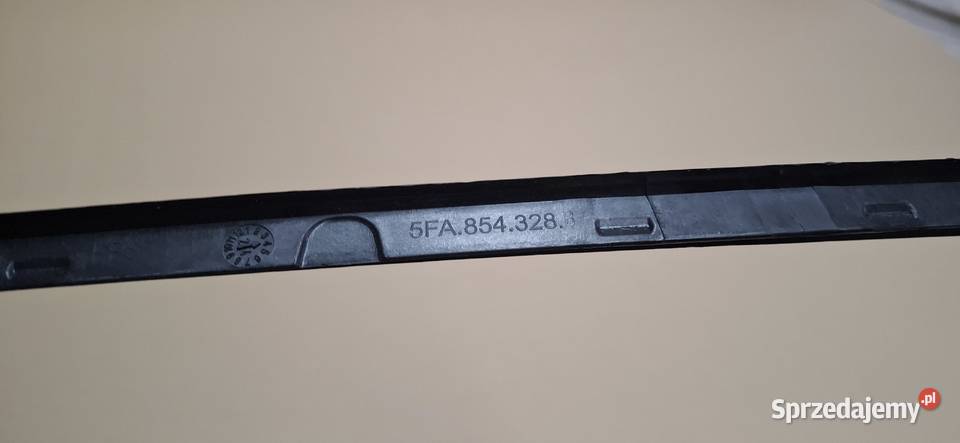 SEAT LEON IV 4 LISTWA SZYBY CZOŁOWEJ PRAWA