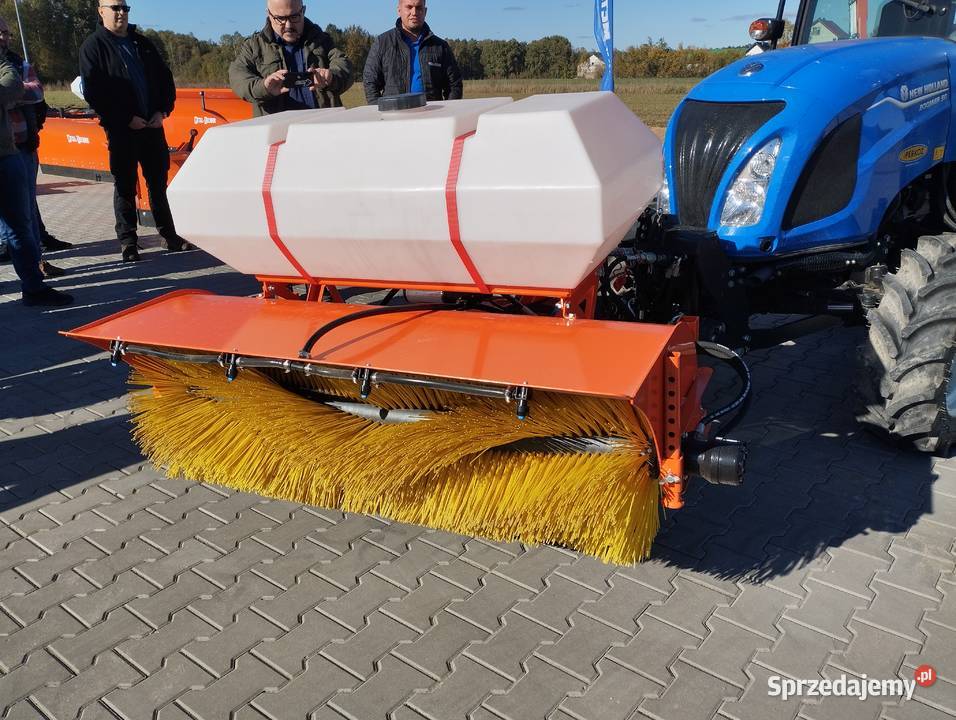 OdmiatarkaZamiatarka na ciągnikTUZ Oświęcim