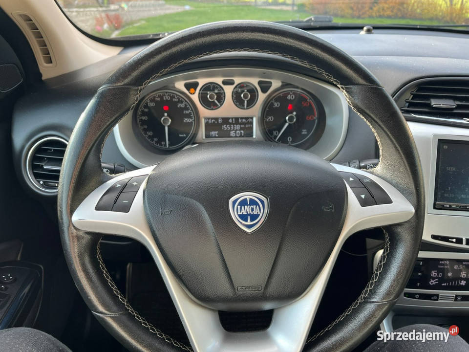 Lancia Delta Lancia Delta 16 MJ Platino III 2008 155000km małopolskie