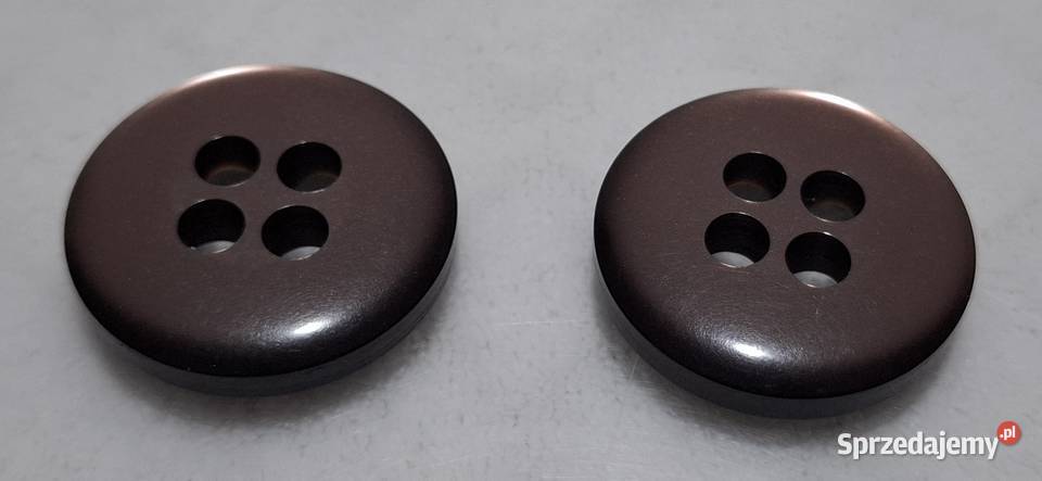 Guziki brązowe okrągłe cztery dziurki vintage śląskie Czeladź