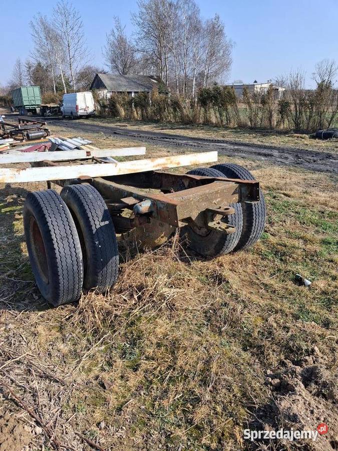 Przyczepa jednoosiowa rama resory obrotnica uszkodzony