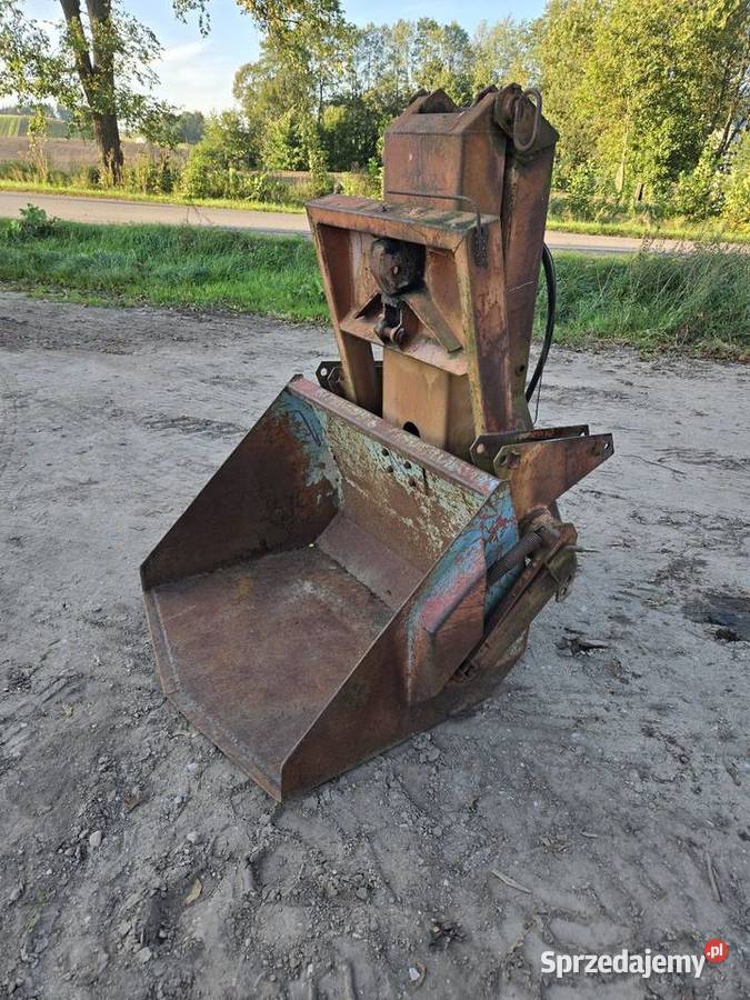 Ładowacz hydrauliczny na tył traktora