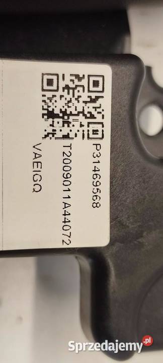 VOLVO XC40 PODŁOKIETNIK 31469781 sprzedam