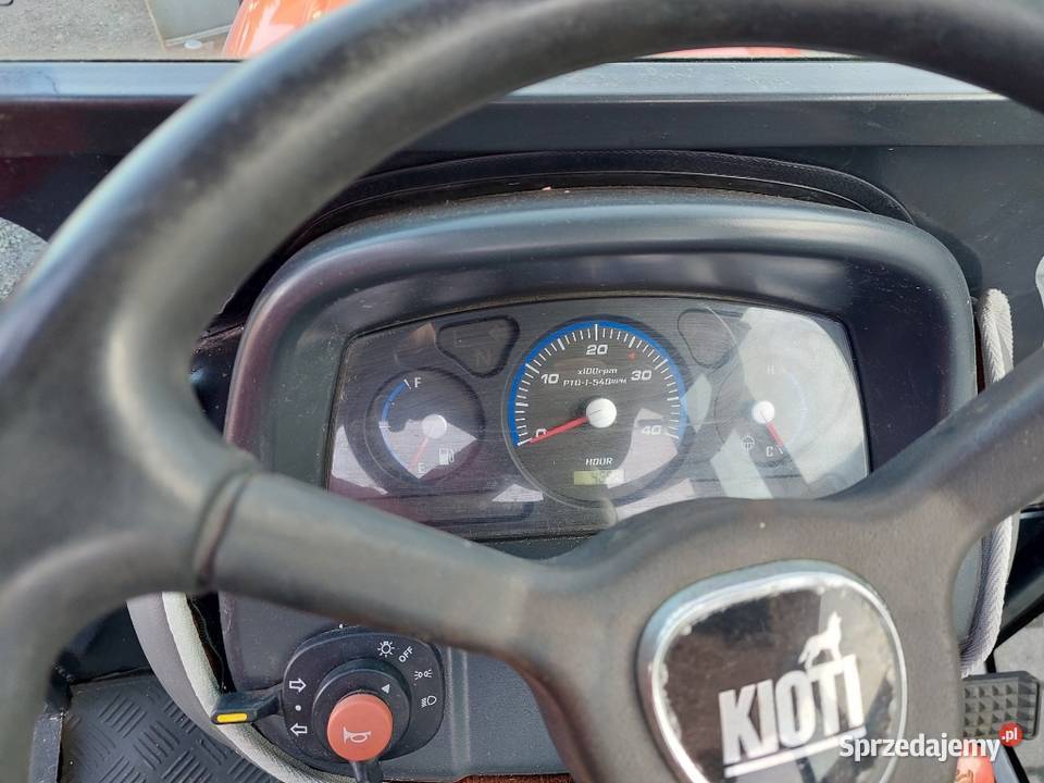 Ciągnik ogrodniczy komunalny Kioti CK2810 HST Łubowo