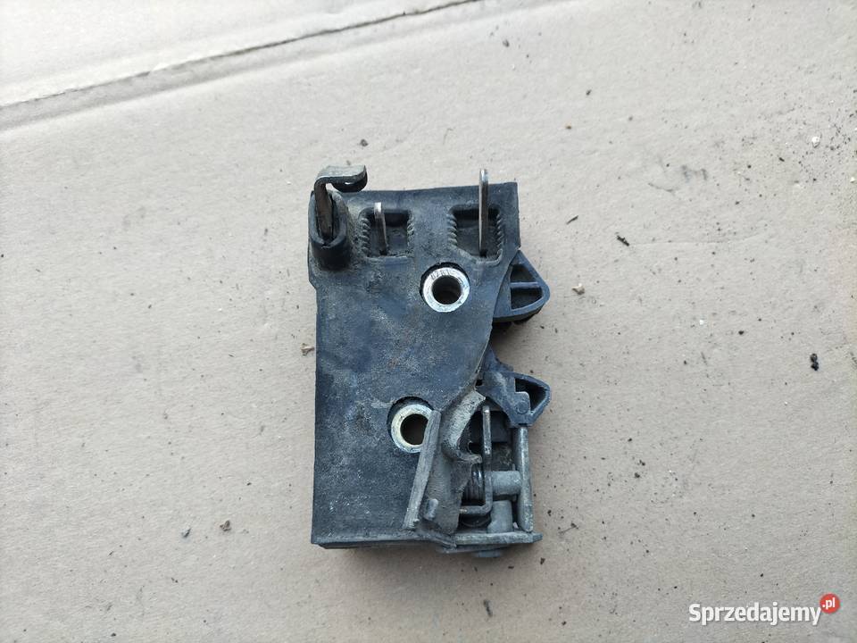 Audi 80 B3 80B3 893839016C ZAMEK DRZWI PRAWY TYŁ osobowe Kamień-Kolonia