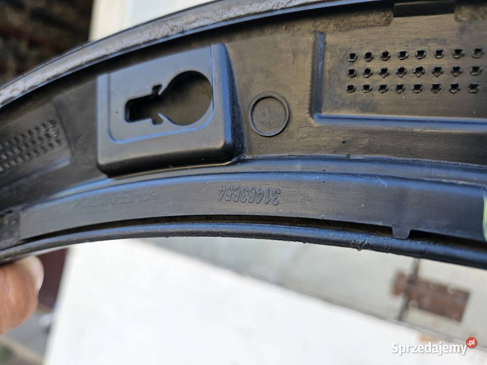 VOLVO V60 CC CROSS COUNTRY LISTWA LEWY PRZÓD Międzychód