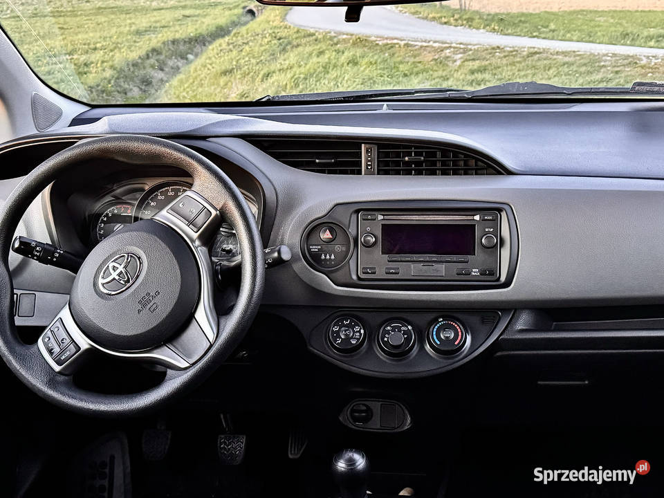 Toyota Yaris 10 stan nieuszkodzony