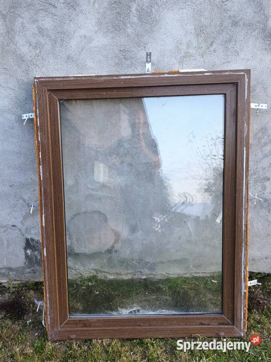 Okna kolor orzech 140 x 107 Sękowo sprzedam