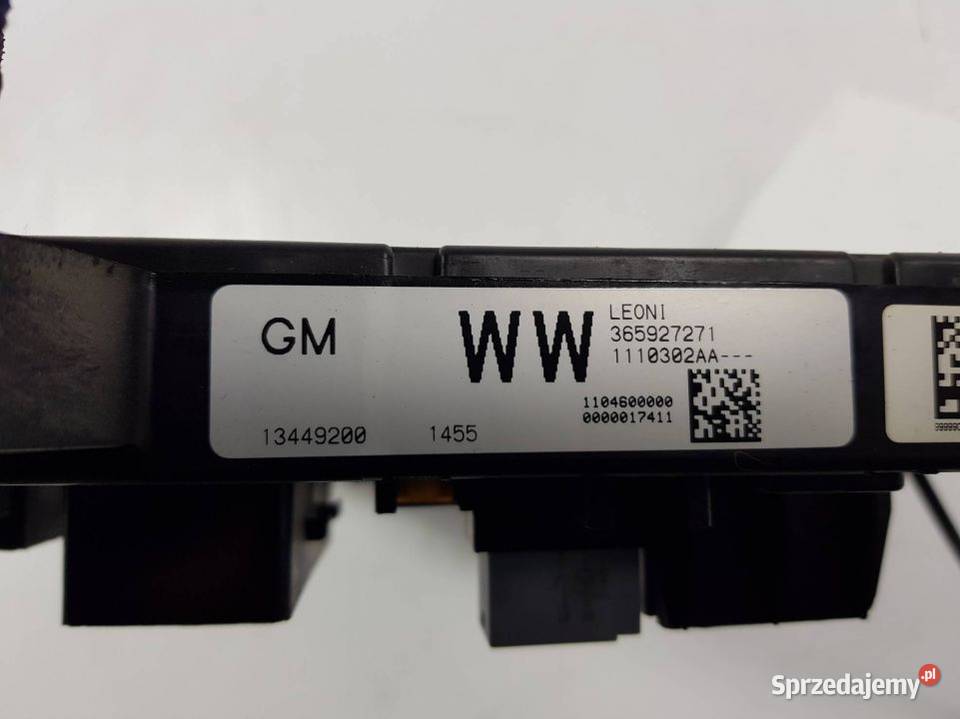 SKRZYNKA BEZPIECZNIKÓW 13449200 OPEL ASTRA J Lipno