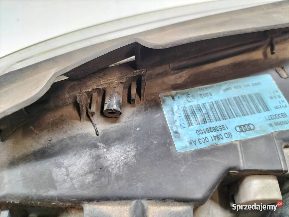 LAMPA PRZÓD LEWA EU LIFT 8D0941003AK Audi A4 I osobowe