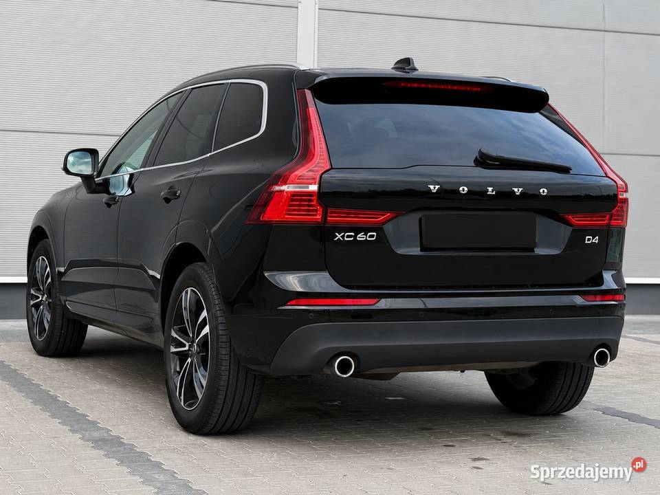 Volvo XC60 D4 AWD Momentum Kamera ACC LED 19 VAT marża Brwinów