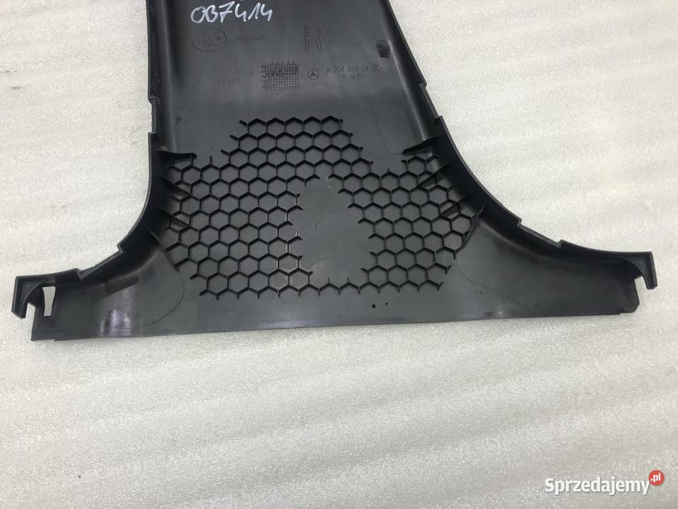 OSŁONA SŁUPKA B PRAWA MERCEDES W204 2046900425