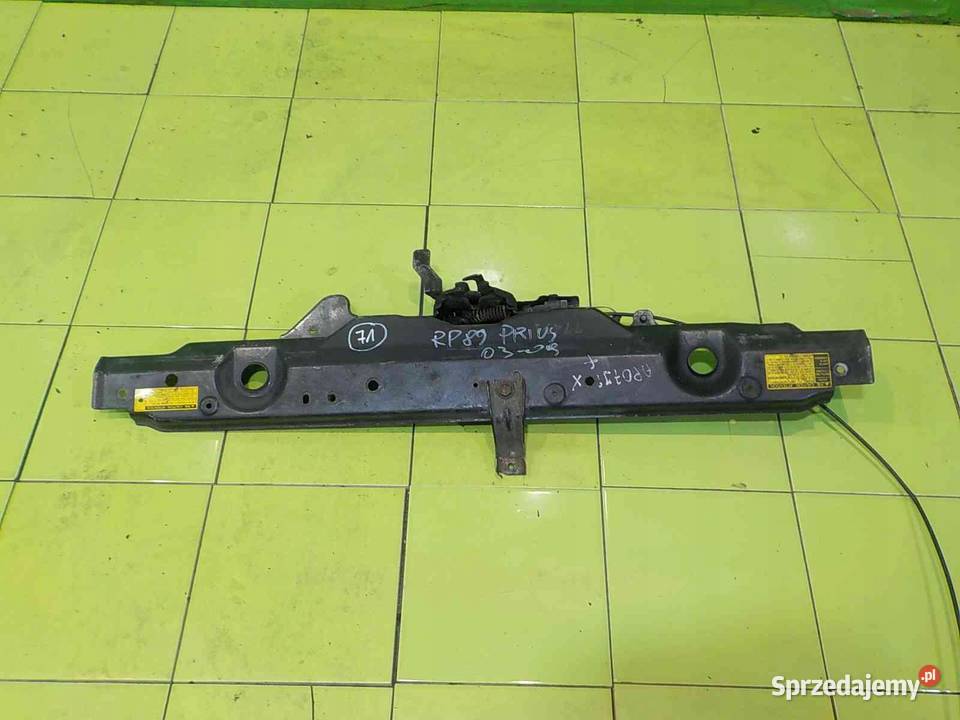 TOYOTA PRIUS II 07r pas przedni gorny