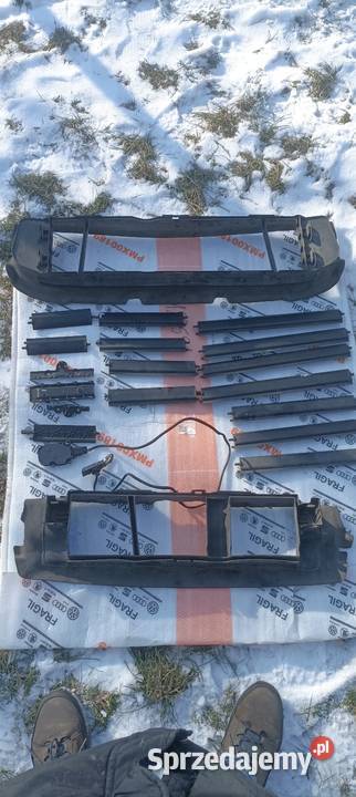 Ford Focus MK III silniczek żaluzjizestaw Rok produkcji 2010 Łódź