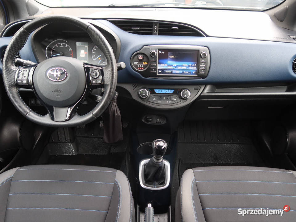 Toyota Yaris 15 Dual VVTi wielofunkcyjna kierownica Katowice
