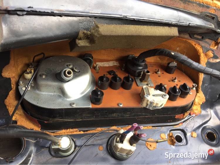 MercedesBenz W115 1973 Deski rozdzielcza konsola Łagiewniki sprzedam