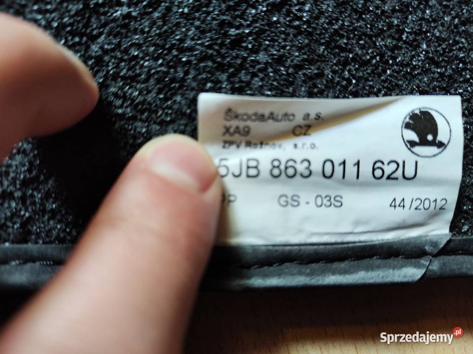 Dywaniki welurowe czarne Skoda Rapid oryginalne Łódź