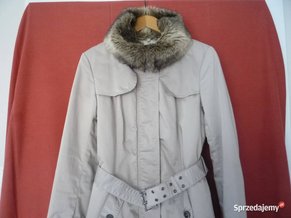 Reserved 3638 Beżowy płaszcz przejściowy lekko