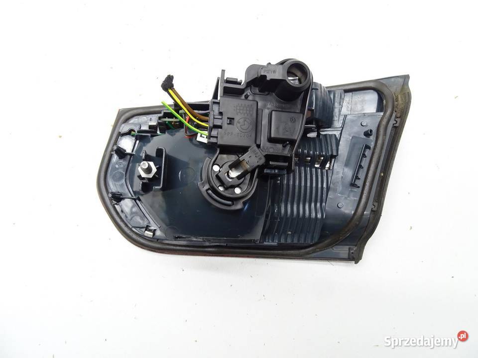 LAMPA LEWA LEWY TYŁ TYLNA W KLAPE 7259915 BMW sprzedam