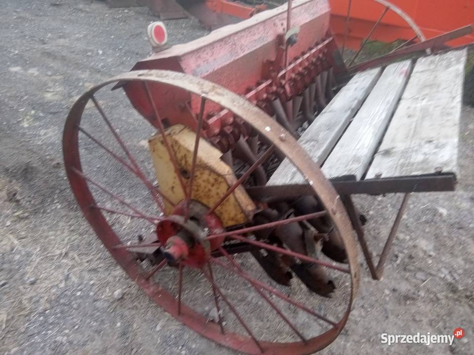 Siewnik zbożowy 13 lejków Skała