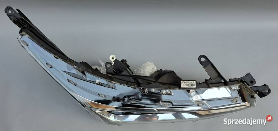 Reflektor Prawy Toyota Corolla E16 E18 Lift Mielęcin