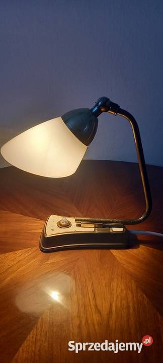 Małamosiężna lampka nocna z kloszem z lat 5060 Skierniewice