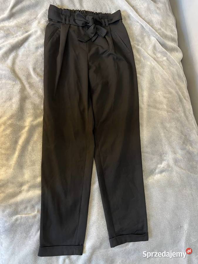 Spodnie czarne eleganckie z wiązaniem