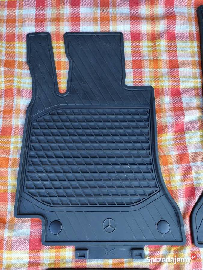 Dywaniki OE gumowe Mercedes C205 A205