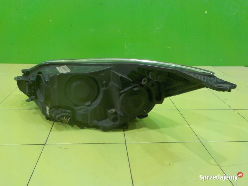 FORD FOCUS MK3 10 B 12r HB 5D lampa prawa przod Suków