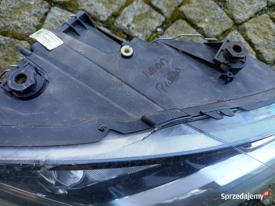 Reflektor prawy Leon 3 orginalny valeo osobowe podkarpackie Rzeszów