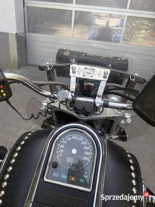 Suzuki VL 1500 intruder