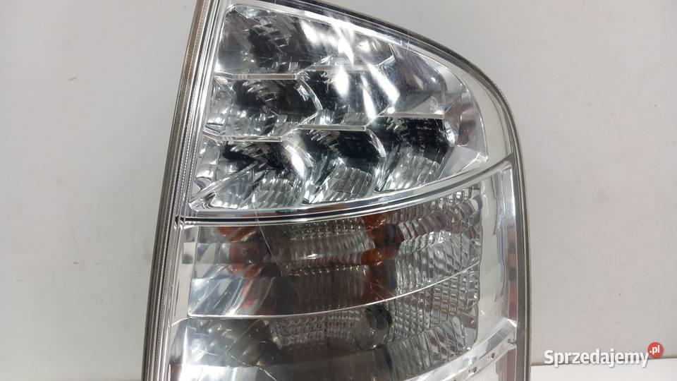 TOYOTA PRIUS II LIFT LAMPA TYŁ PRAWY Zbierkowo