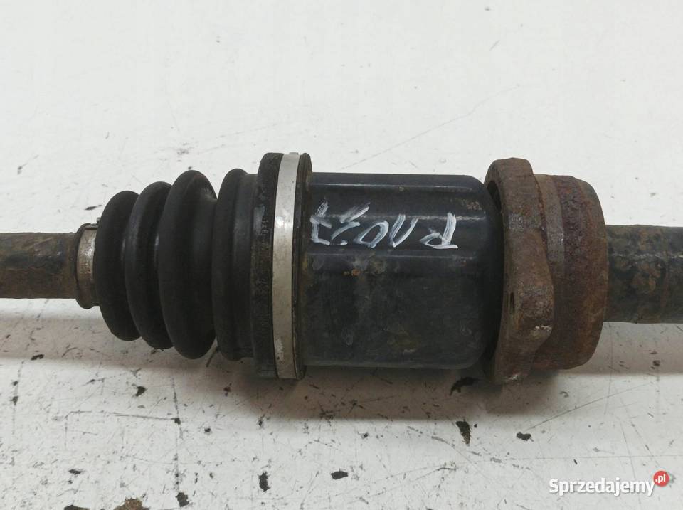 PÓŁOŚ PRAWY PRZÓD 20 D T27 Toyota Avensis III