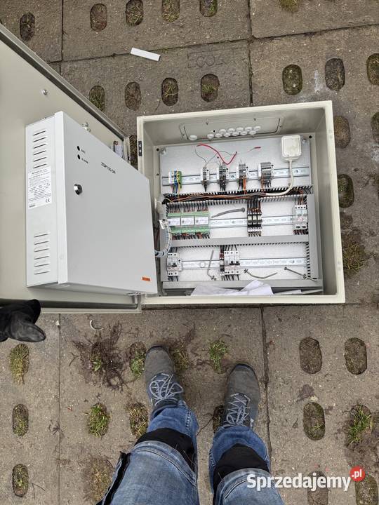 Szafa rozdzielnia obudowa elektryczna metalowa Dziemiany