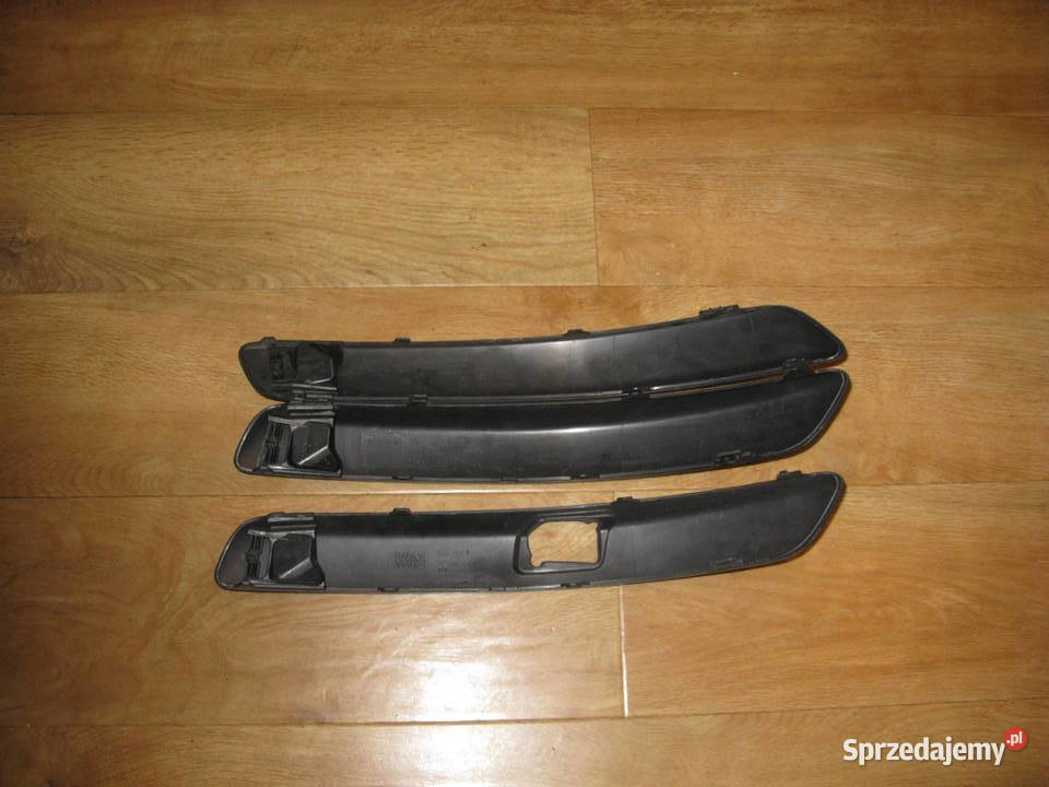 Vw Golf V Listwy zderzaka przedniego 1K0 807 718 Rok produkcji 2008
