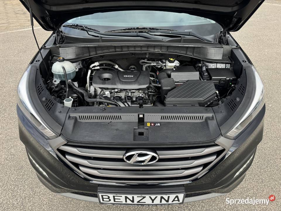 Hyundai Tucson 16 BENZYNA Klimatronik Nawigacja nieuszkodzony Konin sprzedam