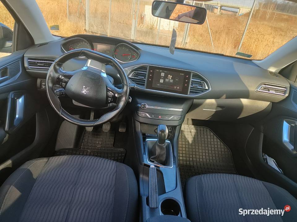 Peugeot 308 16HDi 2015r Dębe Wielkie