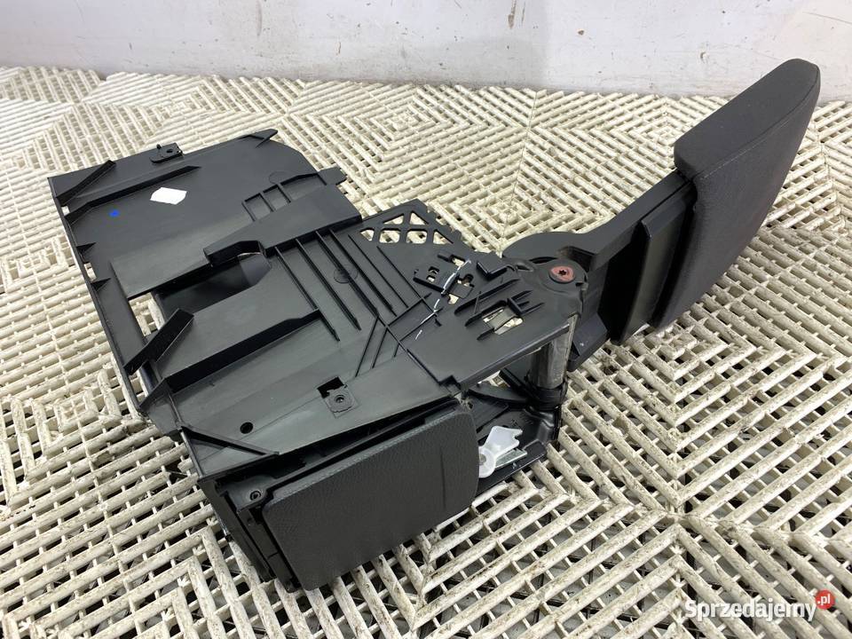 PODŁOKIETNIK VW GOLF V Kombi 0310 1K5864251B osobowe