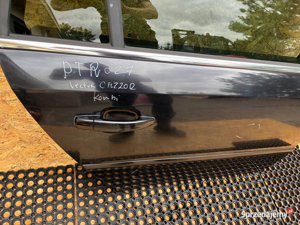 Opel Vectra C lift kombi kod lak Z20R DRZWI TYŁ osobowe wielkopolskie Słowikowo sprzedam