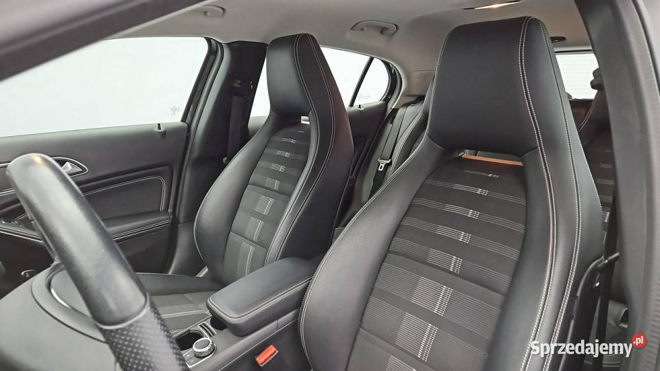 Mercedes GLA 200 0 7GDCT Urban Z Polskiego automatyczna Warszawa